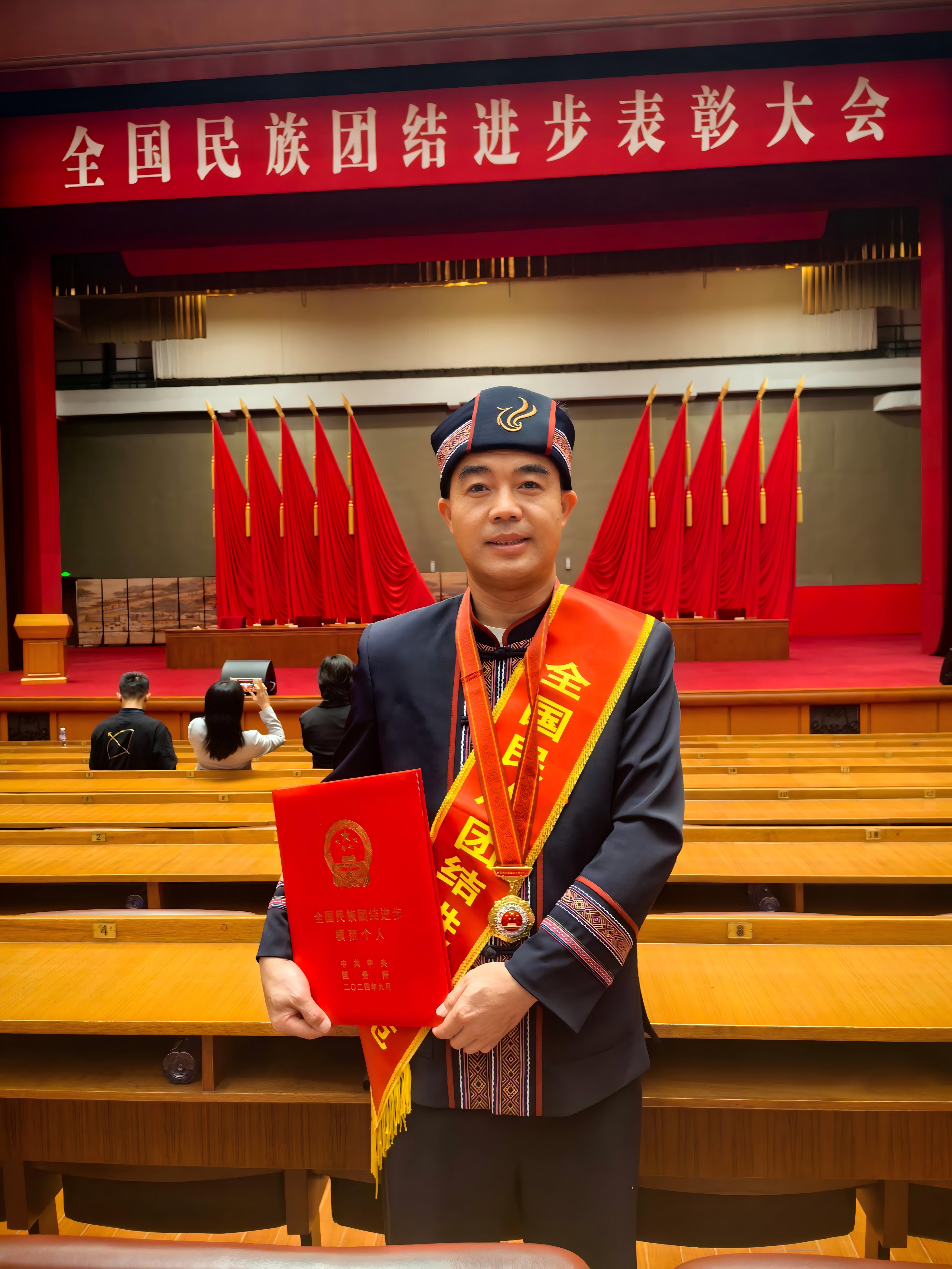 1、銀總獲獎(jiǎng)圖片(1)